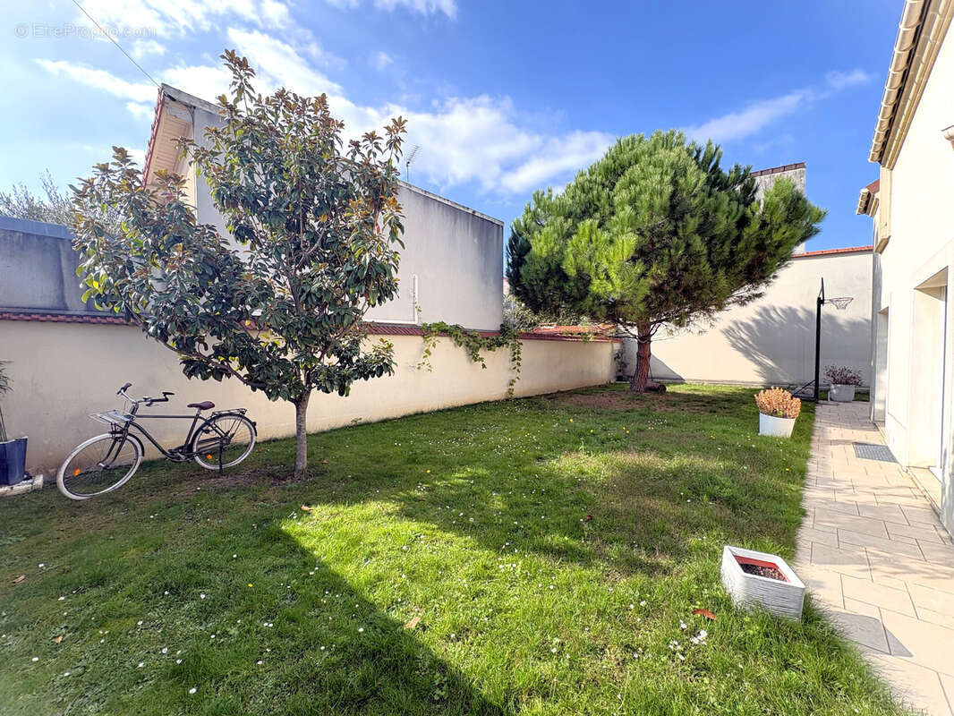 Maison à SAINT-MAUR-DES-FOSSES