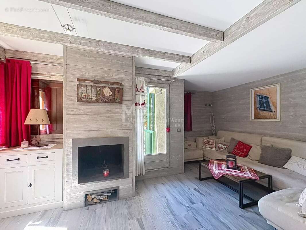 Appartement à SAINT-ETIENNE-DE-TINEE