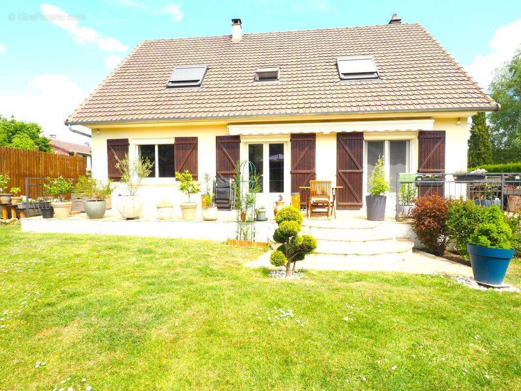 Maison à SAINT-ARNOULT-EN-YVELINES