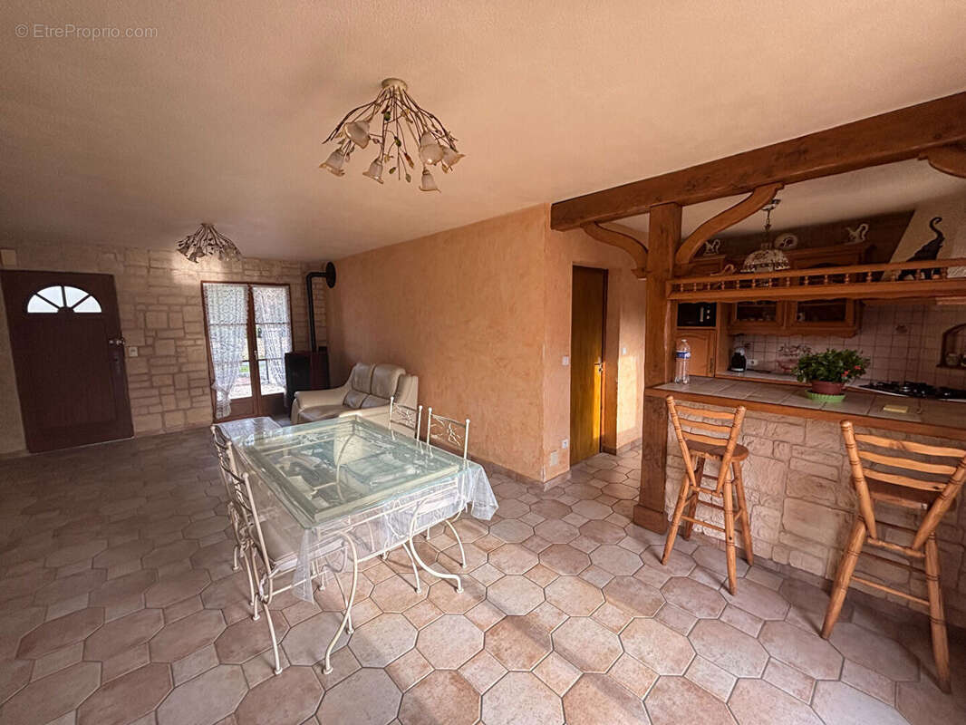 Maison à SAINT-LYPHARD