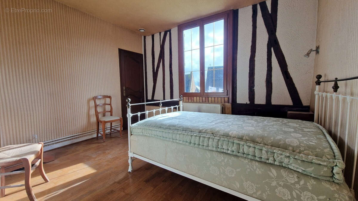 Maison à MAIGNELAY-MONTIGNY