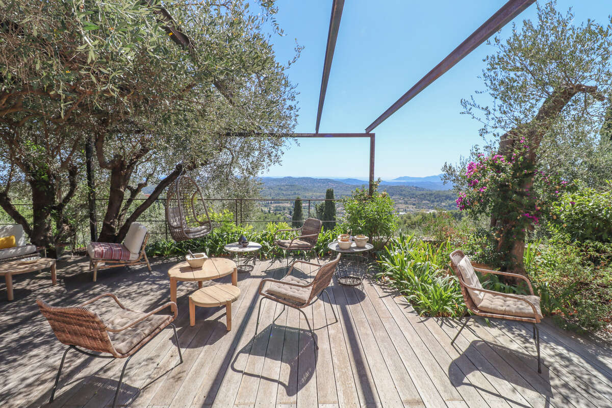Maison à CHATEAUNEUF-GRASSE