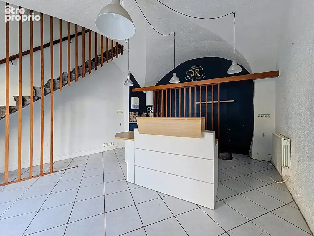 Immeuble Vic Le Comte 60 m2 - photo 2