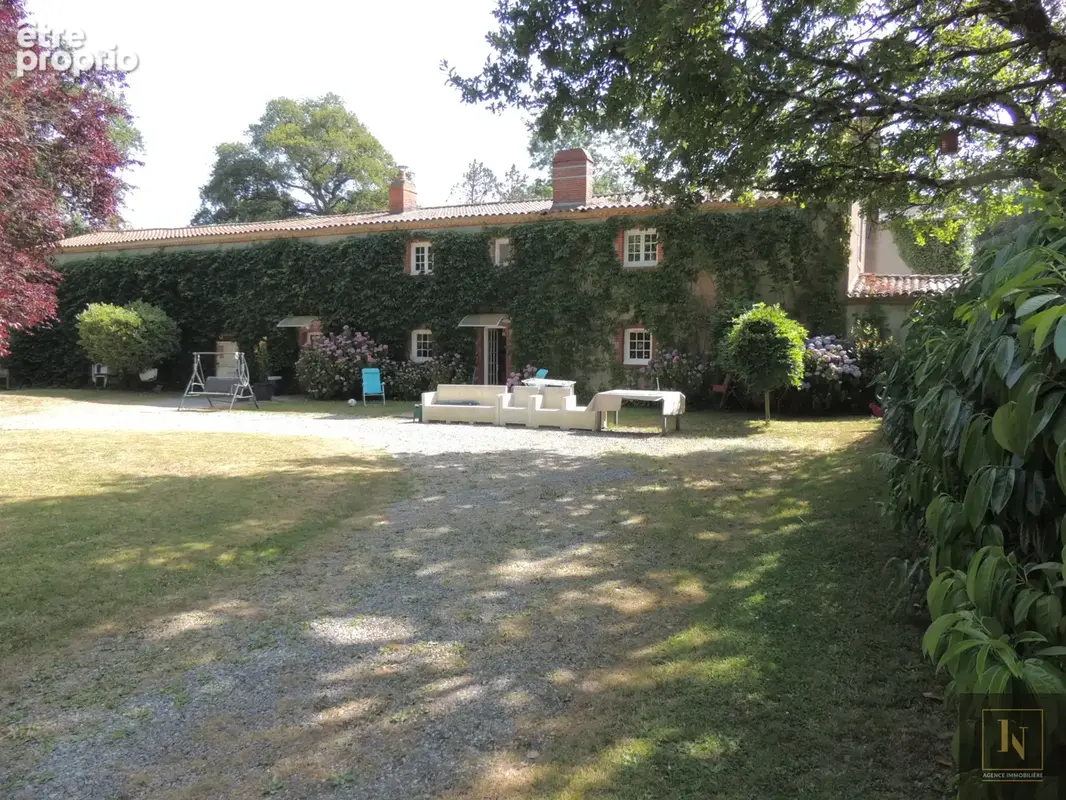Sud loire nantes- demeures de caractere - 2 batis + 400m2 sur + 2 hectares - photo 5