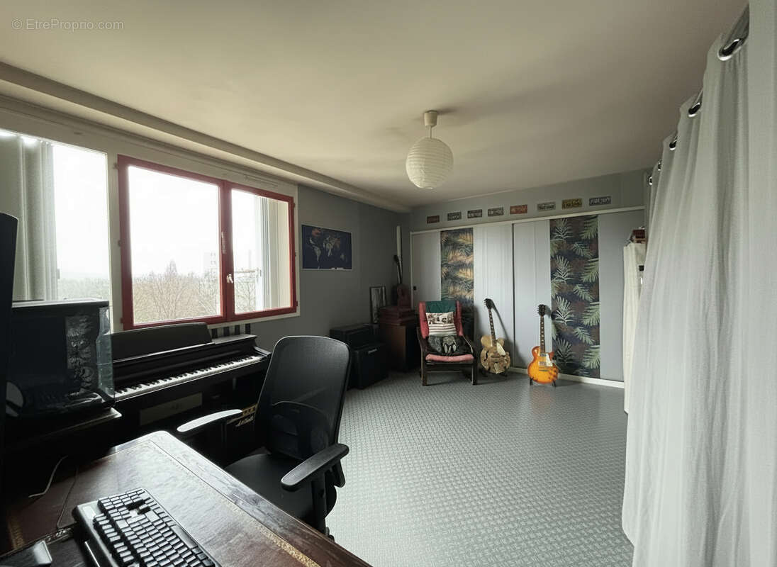 Appartement à EPINAY-SUR-SEINE
