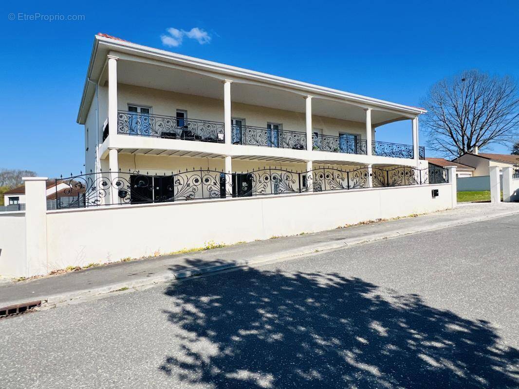 Maison à VERNEUIL-SUR-VIENNE