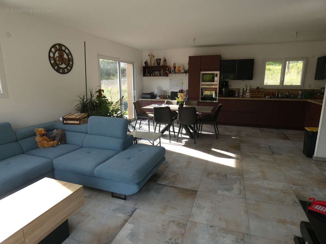 Maison à ESPINASSES