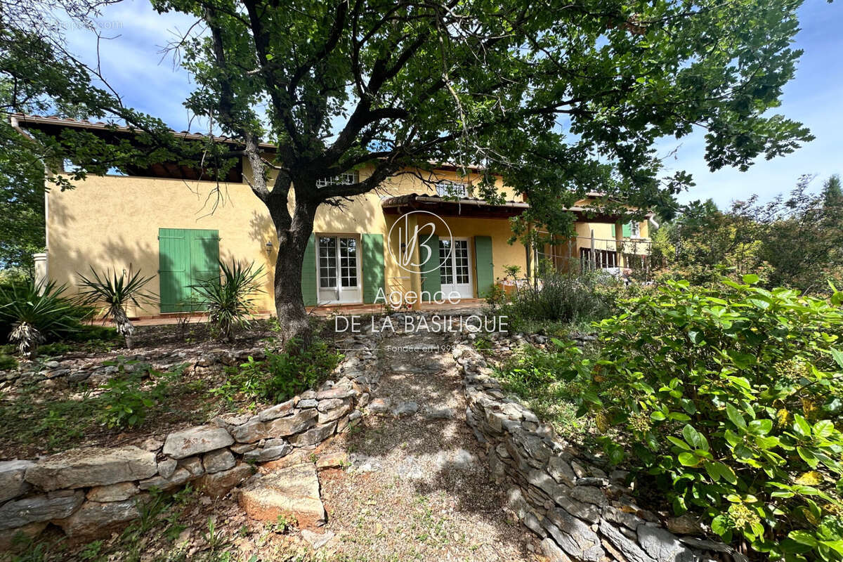 Maison à SAINT-MAXIMIN-LA-SAINTE-BAUME