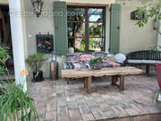 terrasse entrée - Maison à SAINT-ANDRE-DE-ROQUEPERTUIS