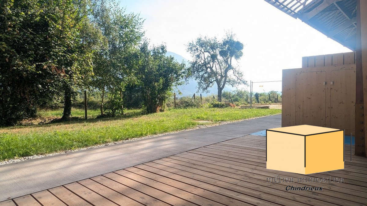 Appartement à CEYZERIEU