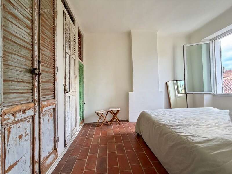 Appartement à MARSEILLE-5E