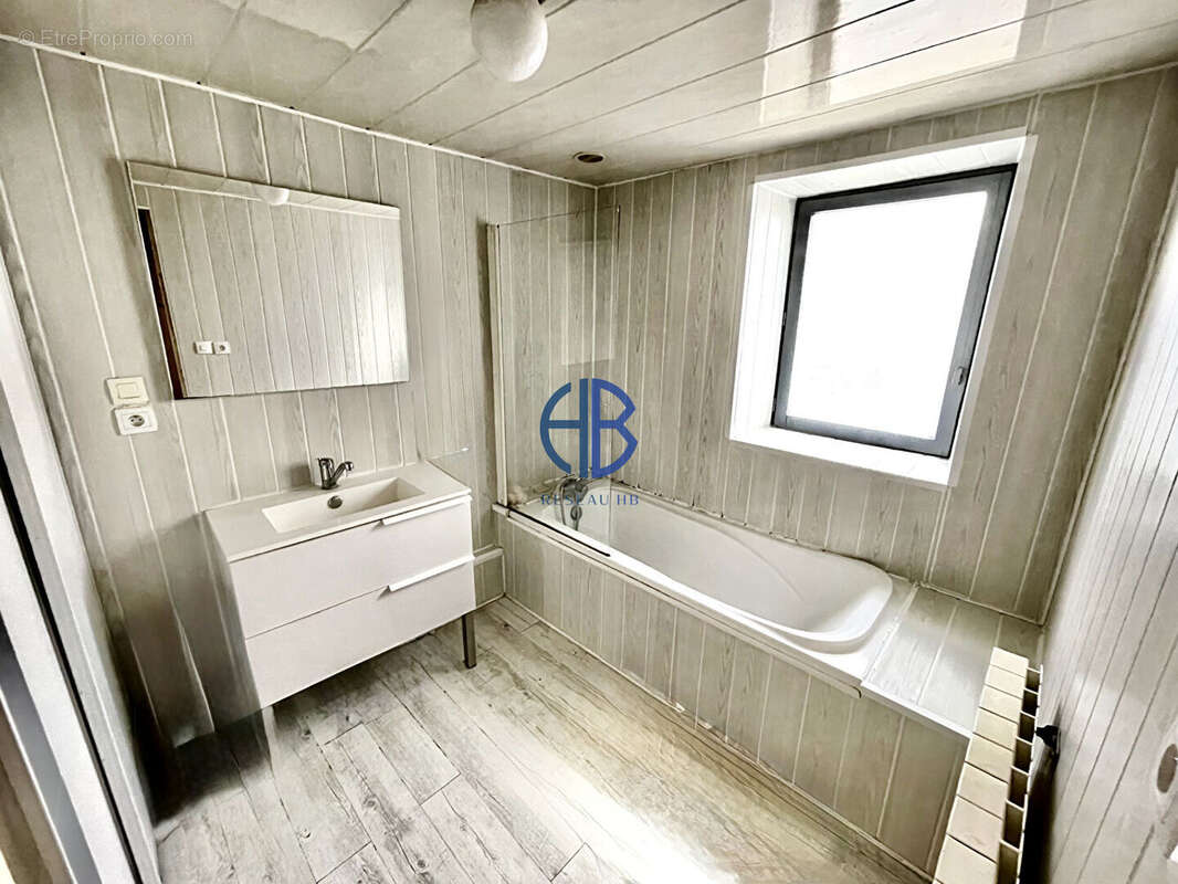 Maison à SAINT-ANDRE-LE-GAZ