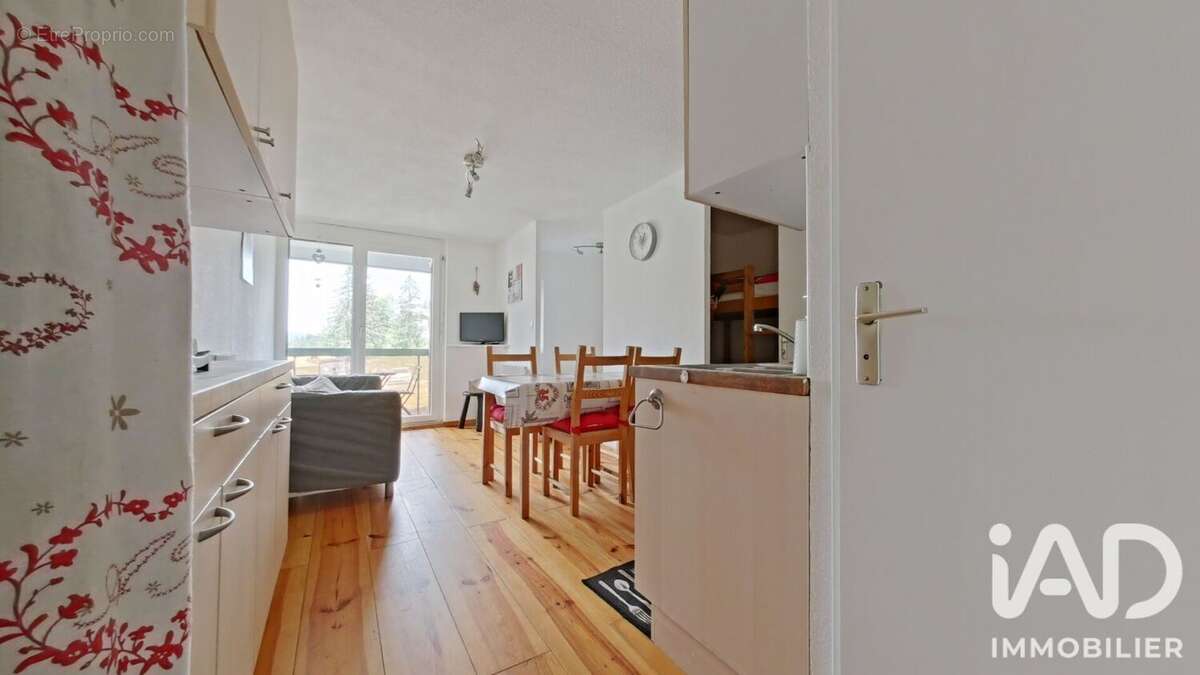 Appartement 22 m² à Premanon  - photo 2