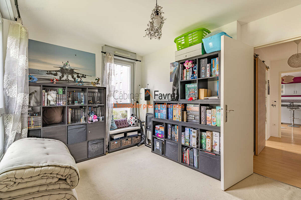 Appartement à L&#039;HAY-LES-ROSES