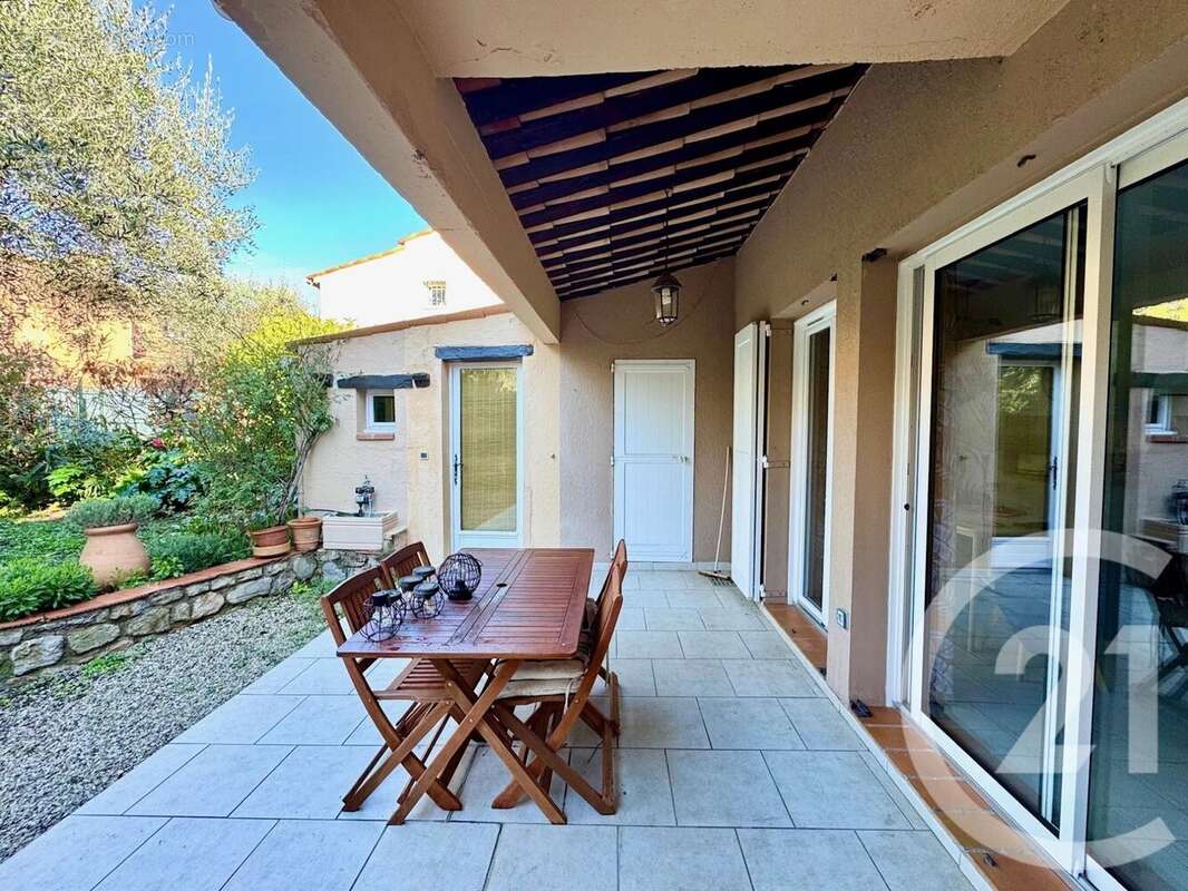 Maison à MOUGINS