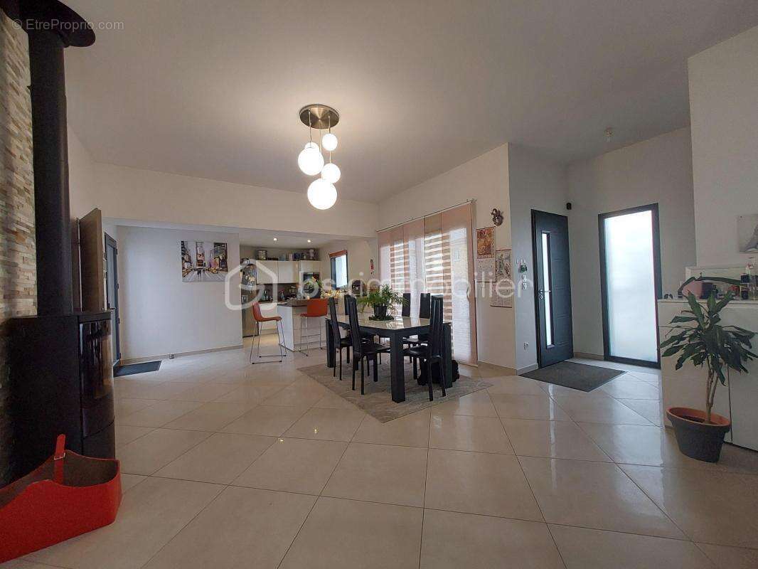 Maison à PONT-DU-CHATEAU