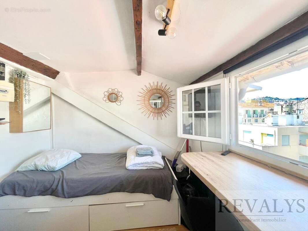 Alpes maritimes ( 06000) - nice centre ville/malaussena - studette 9m2 a vendre en dernier etage - photo 3