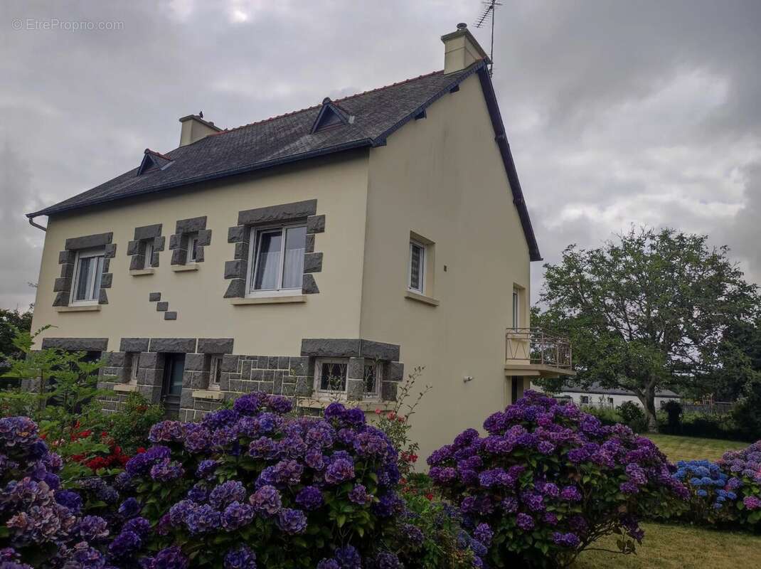 Maison à CHATELAUDREN