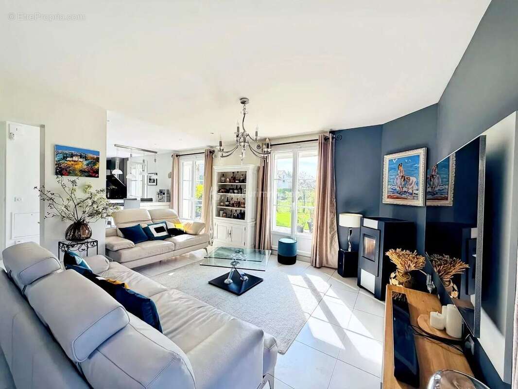 Maison à OZOIR-LA-FERRIERE