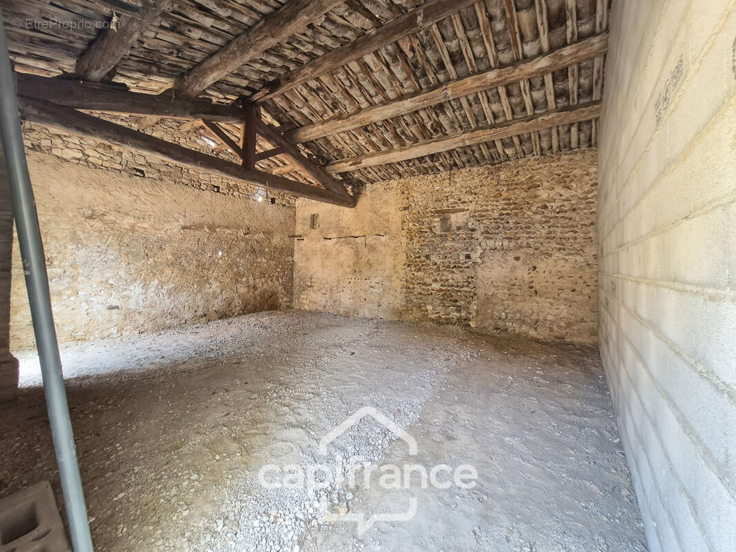 Grange à vendre 1 pièces SAINT GENIES DE COMOLAS (30)- terrain 248m² - photo 3