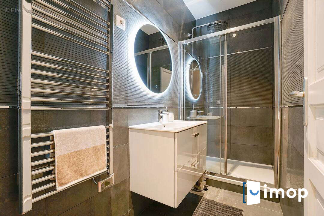 Appartement à PARIS-7E