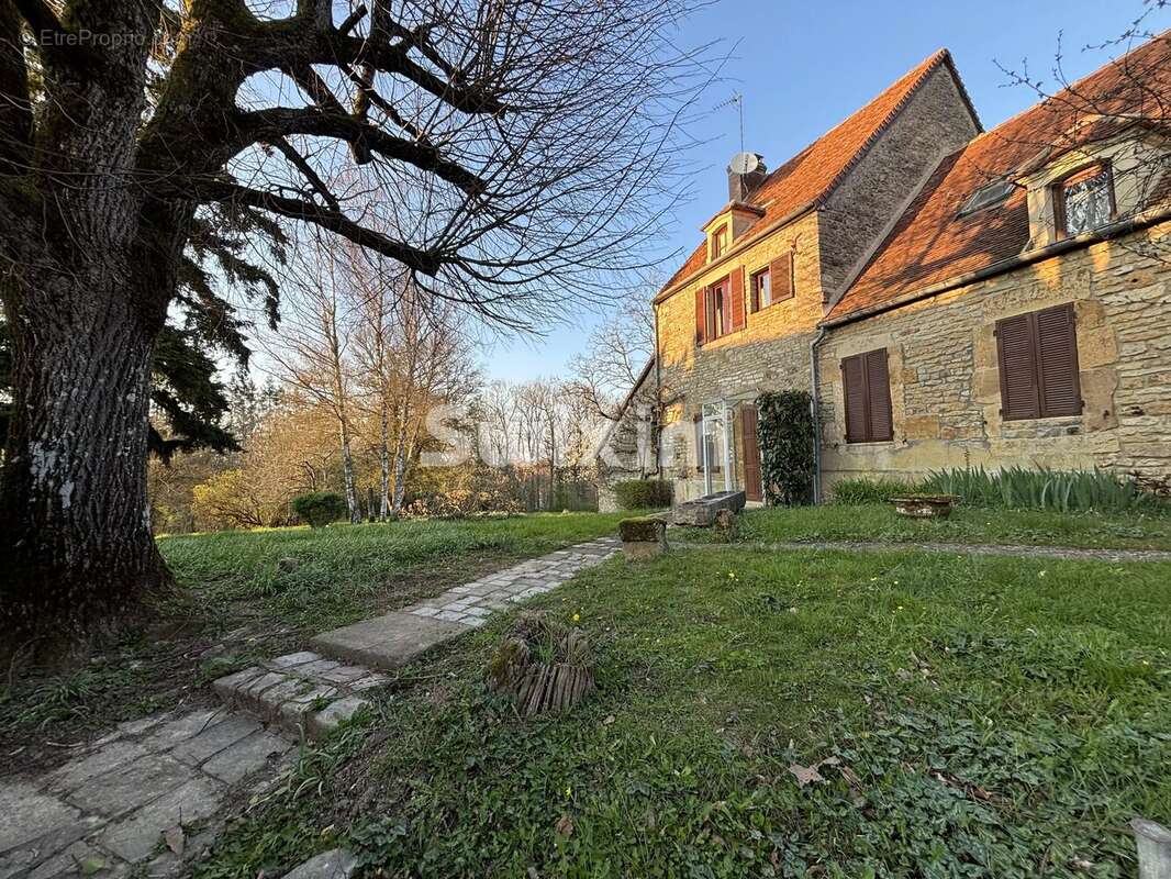 Maison à BAZOCHES