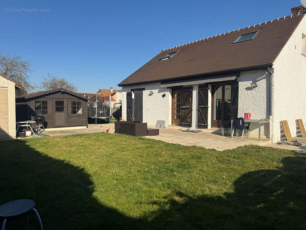 Maison à SARTROUVILLE