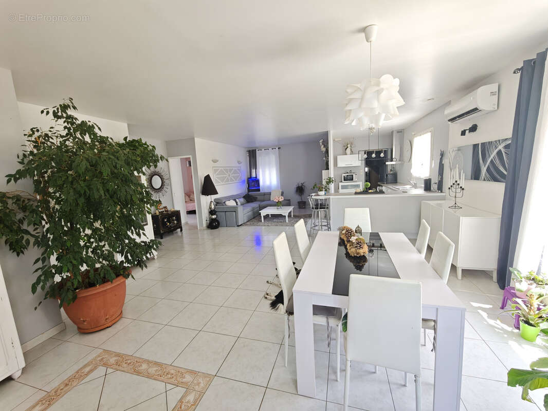 Maison à CEYRAS