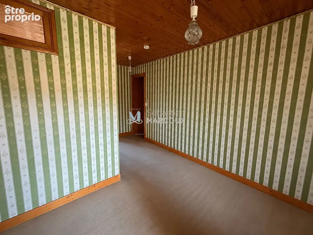 Montbrison (Moingt) Villa  F5  (96.55 m2 hab) + sous sol + combles aménagés, avec beau potentiel - photo 14
