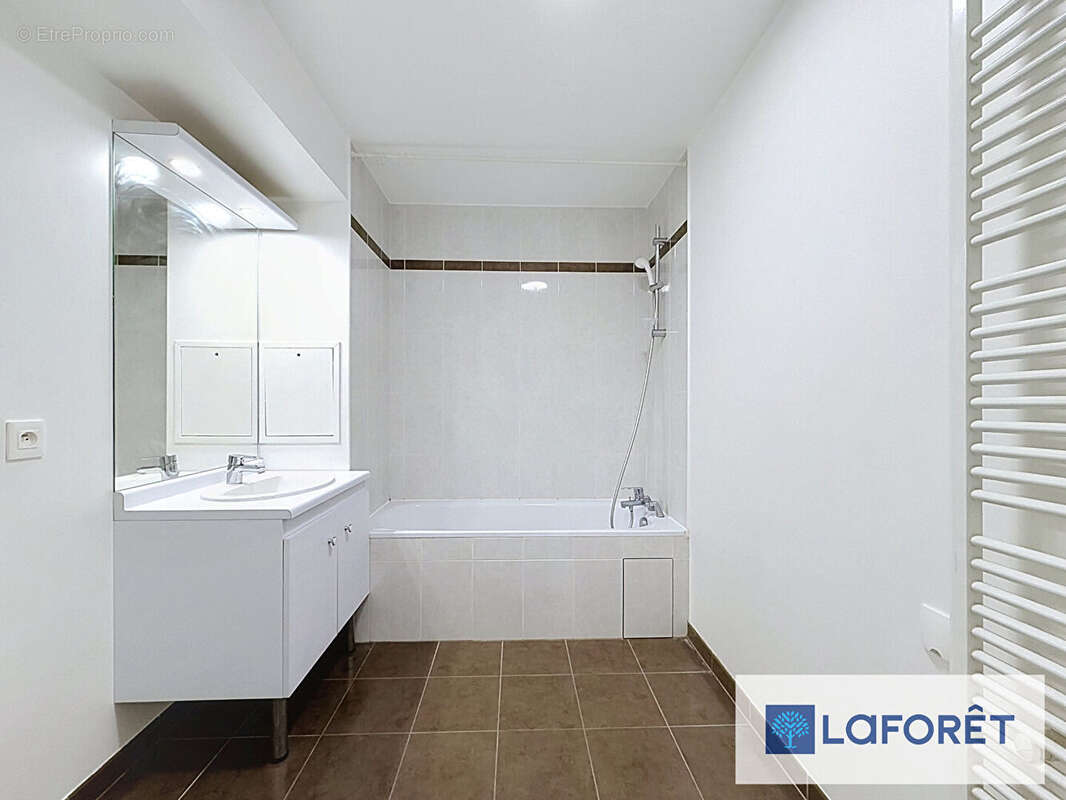 Appartement à LE PLESSIS-TREVISE