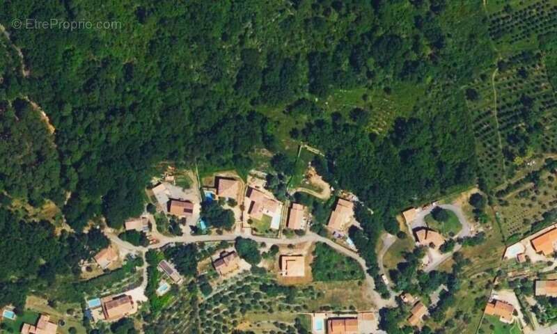 Terrain à MEYRANNES