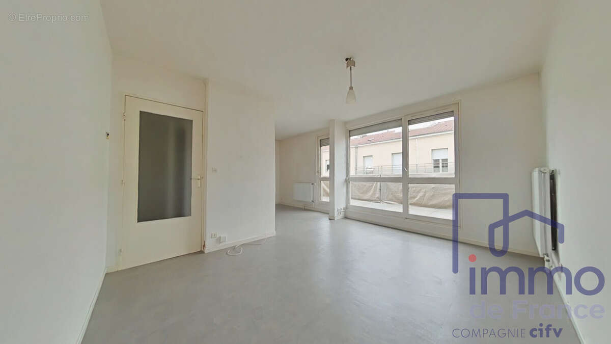 Appartement à SAINT-ETIENNE