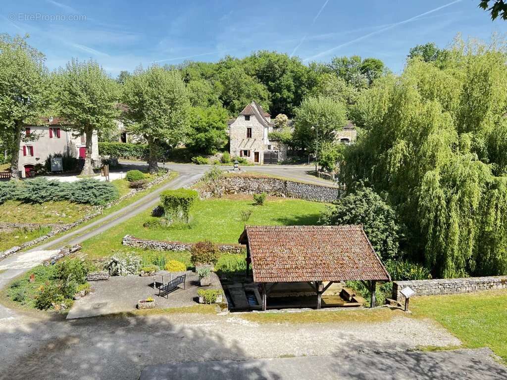 Maison à LAUZES