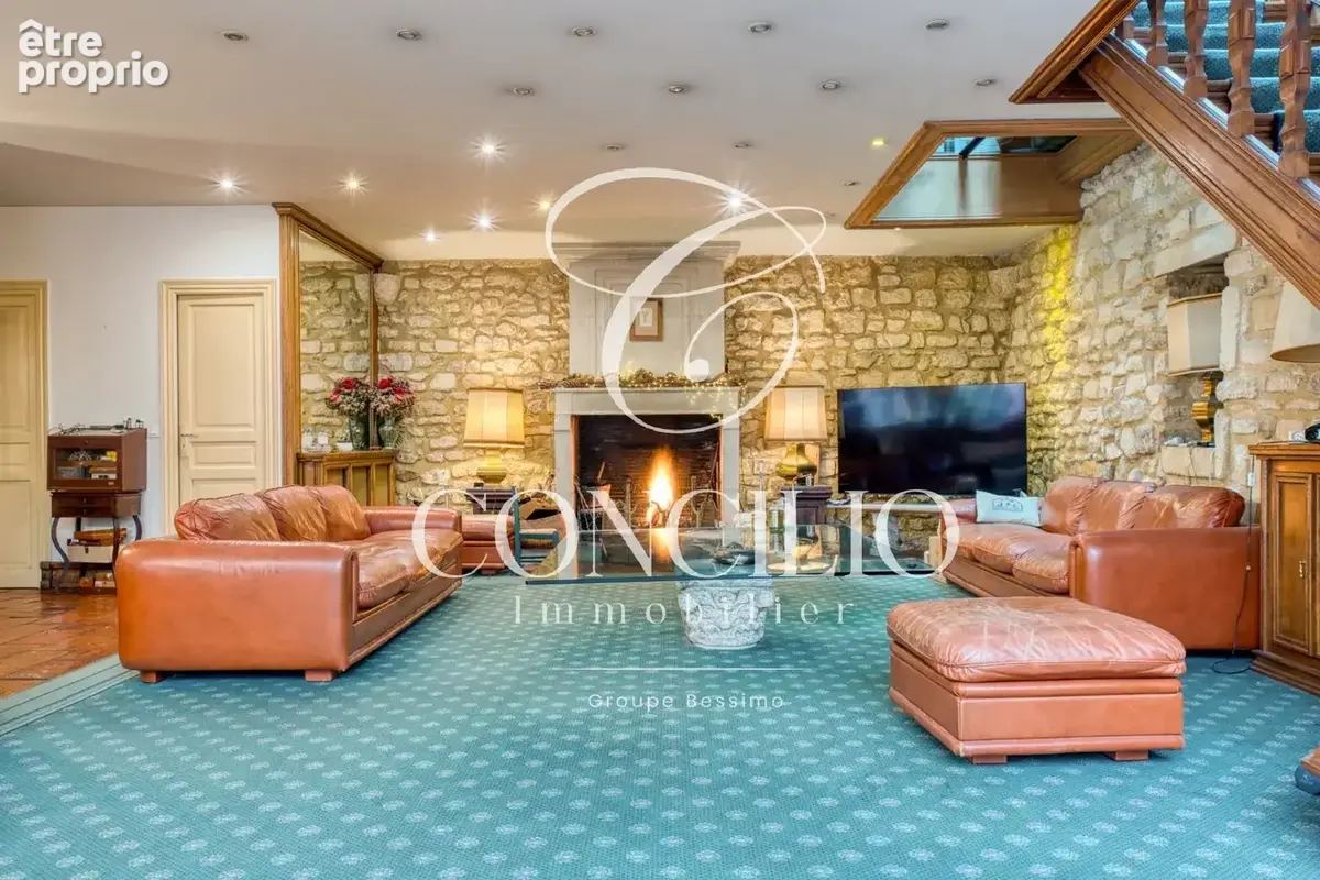 Paris 18e – Maison de caractère avec extérieur – 191,80 m² Carrez - photo 6