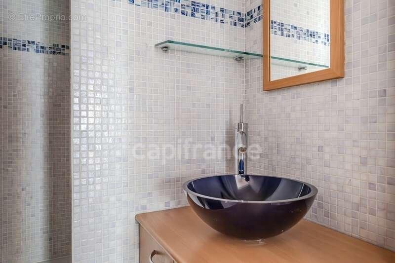 Appartement à PARIS-1E