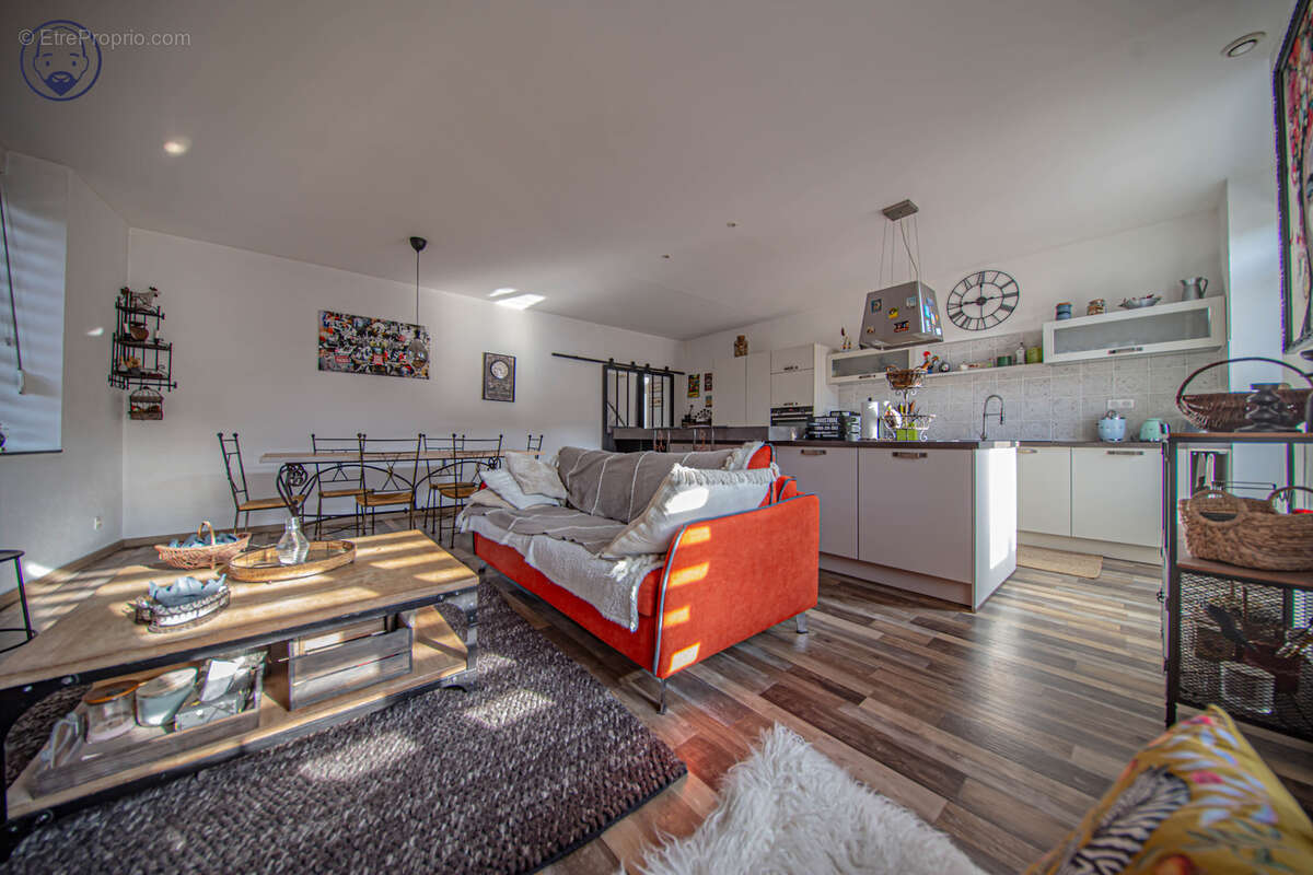 Maison à THIAUCOURT-REGNIEVILLE