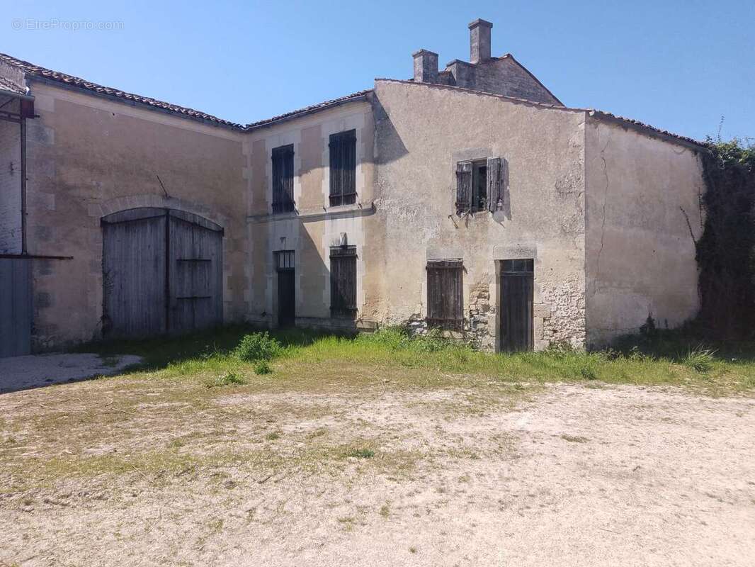 Appartement à COURBILLAC