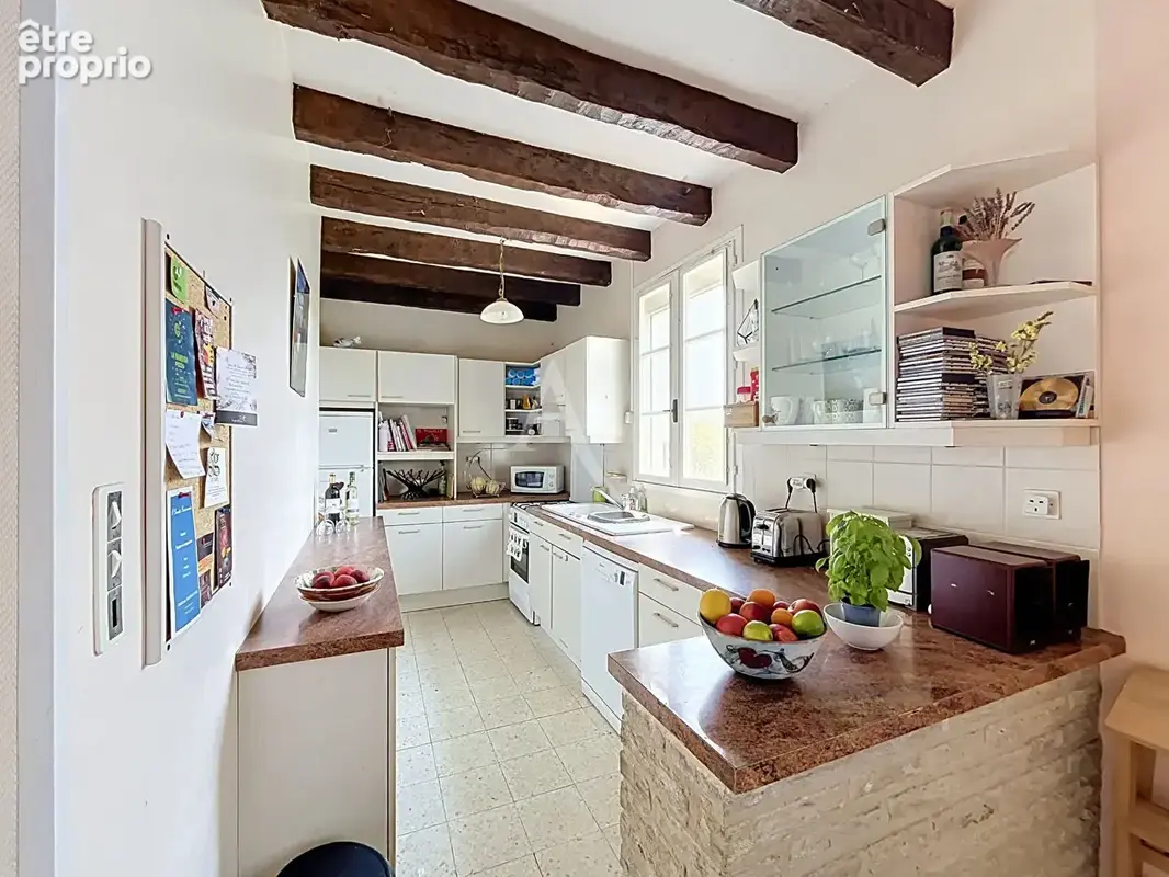 Maison familiale de 3 chambres avec piscine, jolie vue dégagée et 5 766m² de terrain. - photo 6
