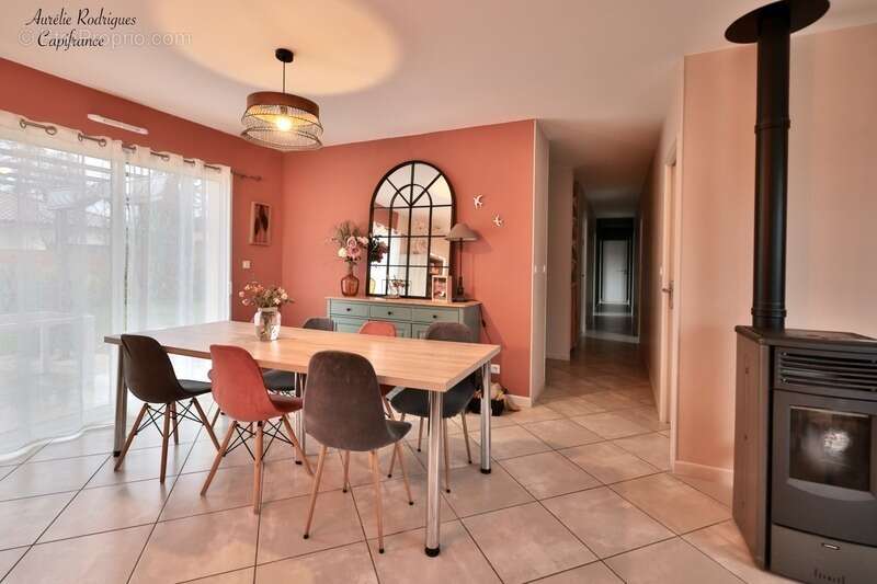 Maison à vendre 6 pièces SAINT ANDRE DE BAGE (01) - photo 4