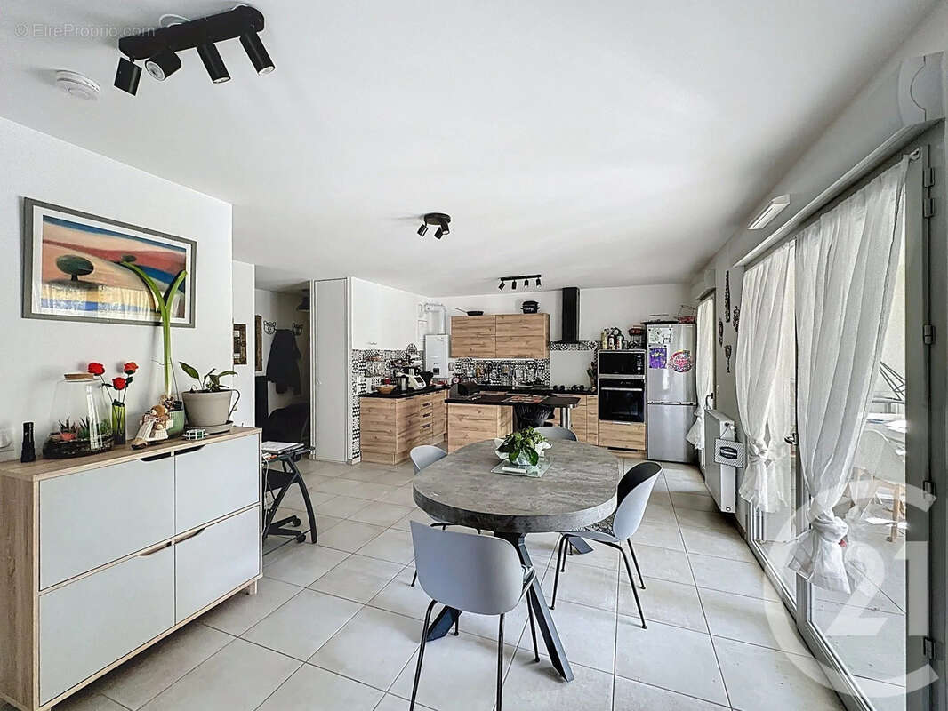 Appartement à SEREZIN-DU-RHONE