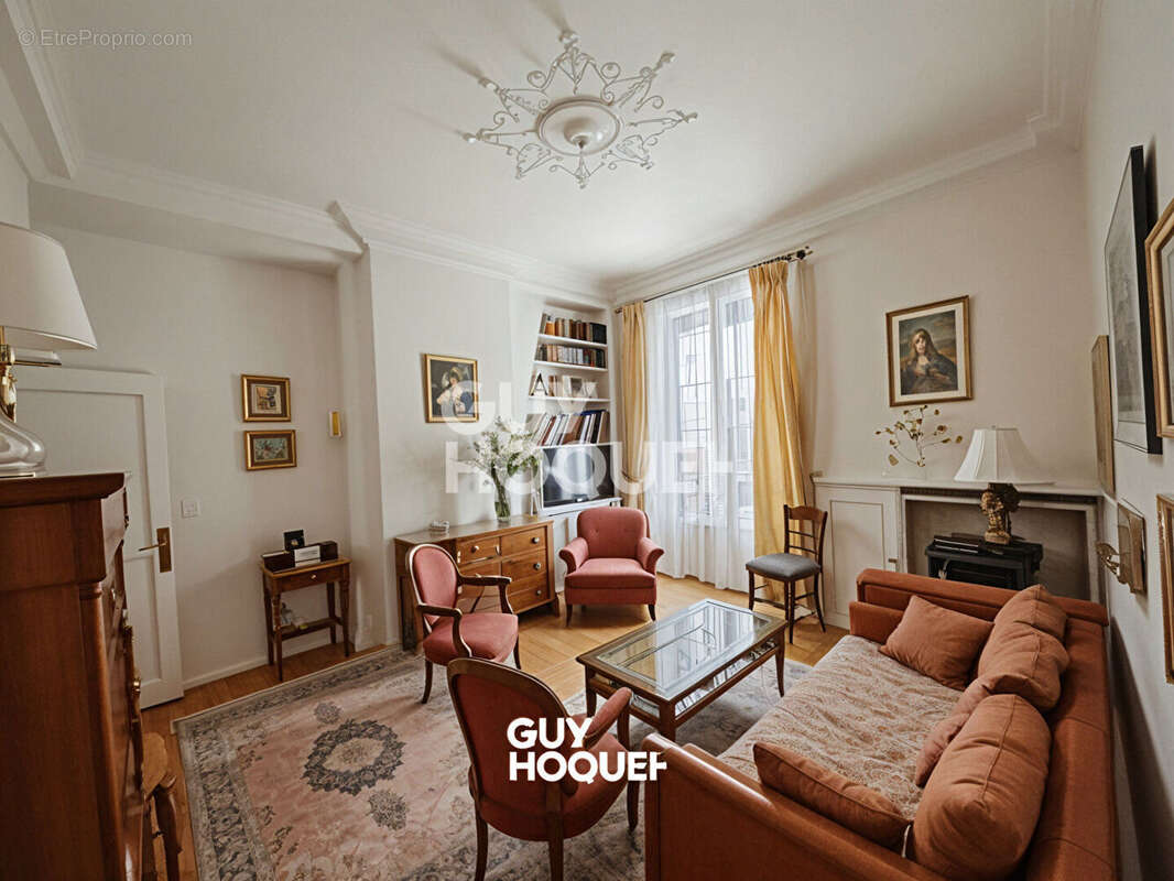 Appartement à PARIS-10E