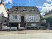 Photo 1 - Maison à SAINT-DENIS-DE-JOUHET