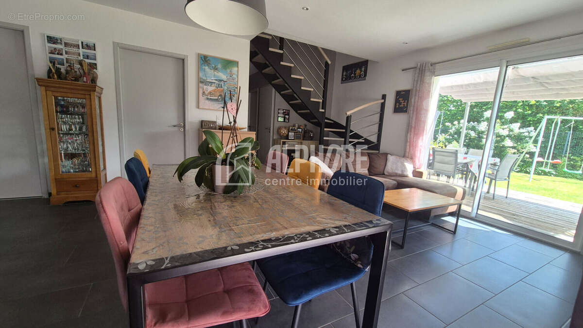 SAINT-MOLF  Maison de 106 m² avec 4 chambres, vie de plain-pied et garage - photo 3