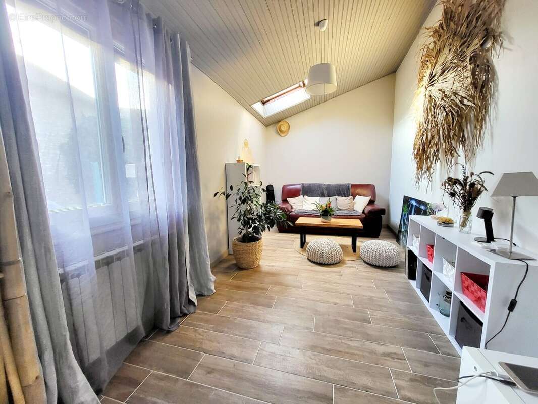 Salon Maison - Maison à SERMAISES