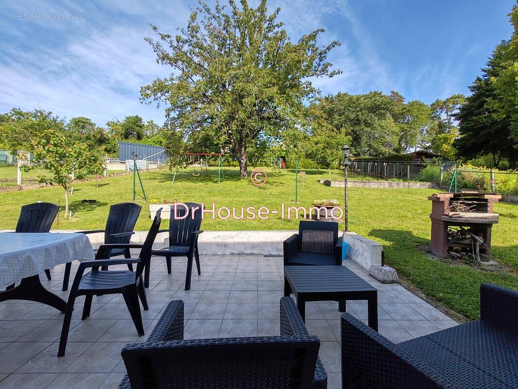 Maison à VAUX-SUR-VIENNE