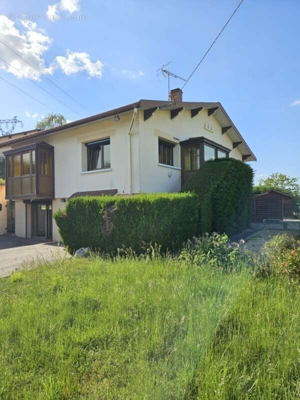 Maison à NOMEXY
