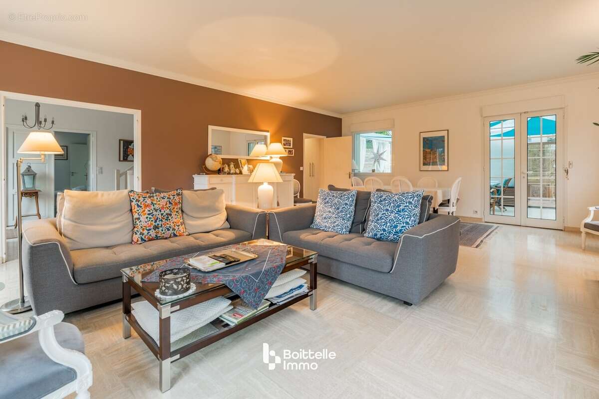 Maison à SAINT-SAUVEUR-SUR-ECOLE