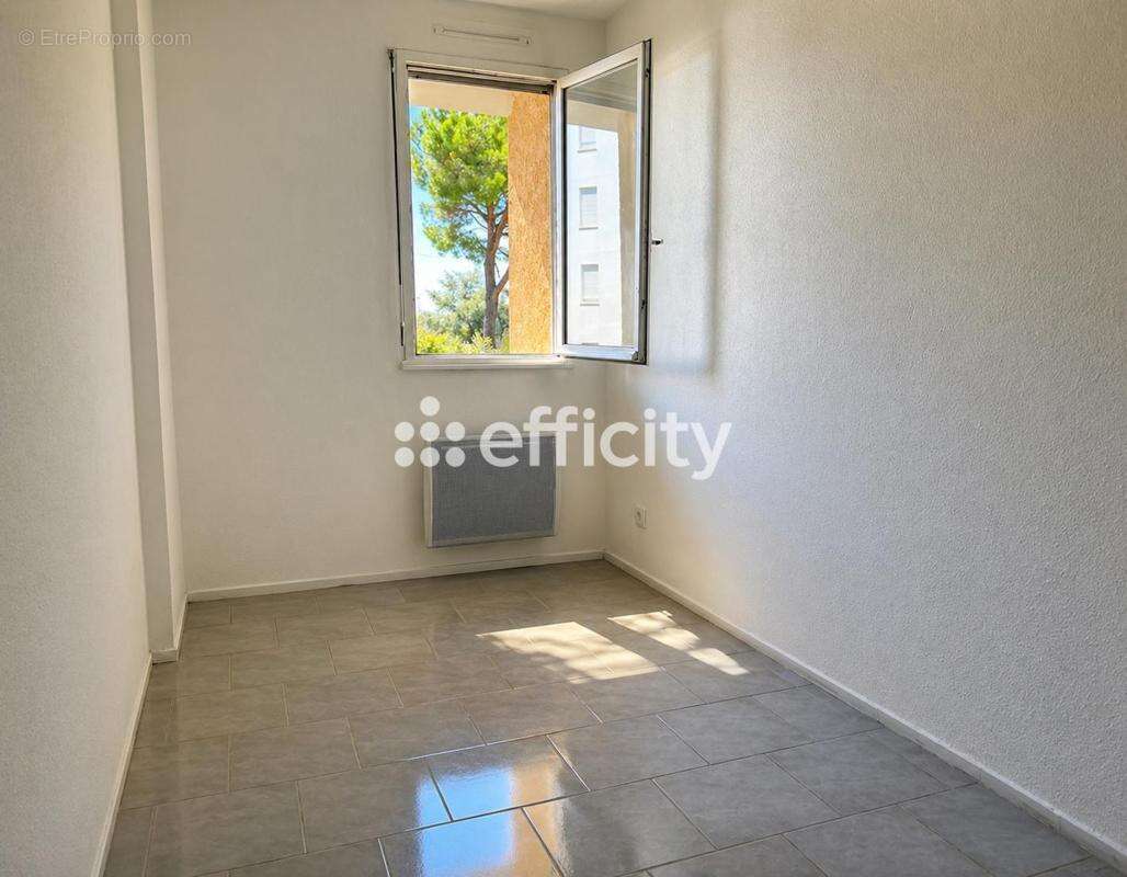 Appartement à BORMES-LES-MIMOSAS