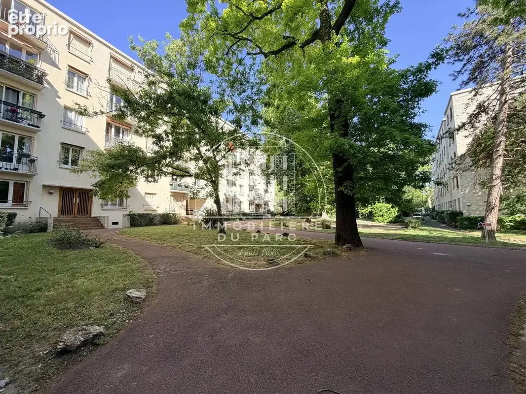 Centre-ville : appartement 3 pièces au calme et traversant. - photo 12