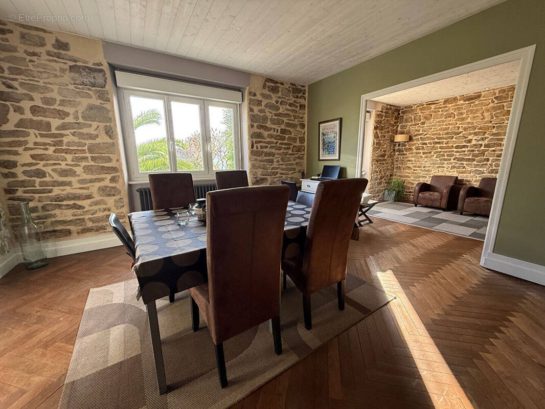 Maison à PLONEOUR-LANVERN